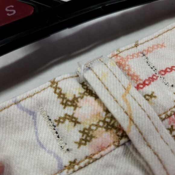 Free People Eden Printed High Slouchy Flare Jean Size 28 Floral Boho Button Fly - Picture 11 of 16